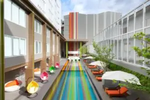 Hotel Bangkok - piscina. viajathäi - viajes para grupos a Tailandia, viajes fin de carrera a Tailandia