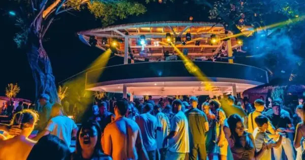 Hotel Koh Samui - fiesta. viajathäi - viajes para grupos a Tailandia, viajes fin de carrera a Tailandia
