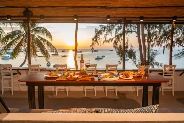 Hotel Koh Tao - desayuno. viajathäi - viajes para grupos a Tailandia, viajes fin de carrera a Tailandia